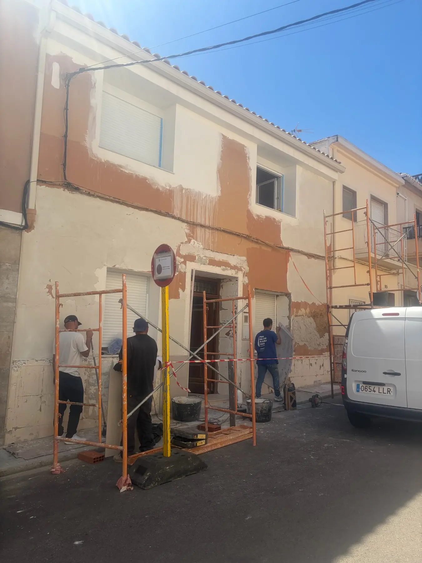 Trabajos generales de reparación de la fachada